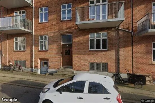 Erhvervslejemål til salg i Århus N - Foto fra Google Street View